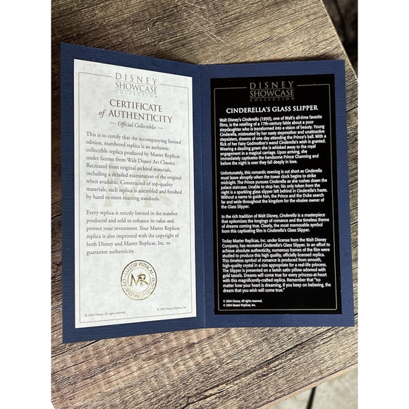 Master Replicas Disney Cinderella Glass Slipper Collectible Limited Edition 2500 - Picture 3 of 16